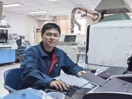袁佳.jpg